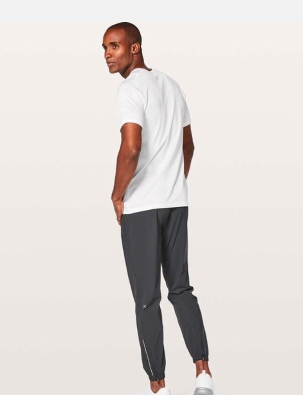 Lululemon Obsidian Gray Surge Jogger Pants Inseam 29" Size Medium